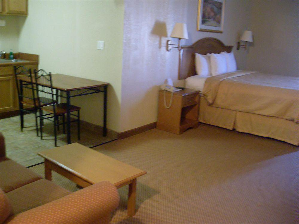 Comfort Suites Tyler South Room photo